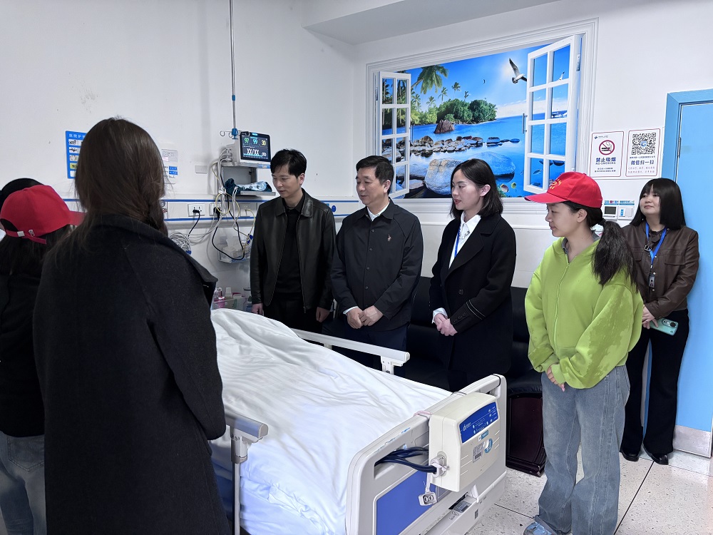 3关怀长者 慰问病房.jpg