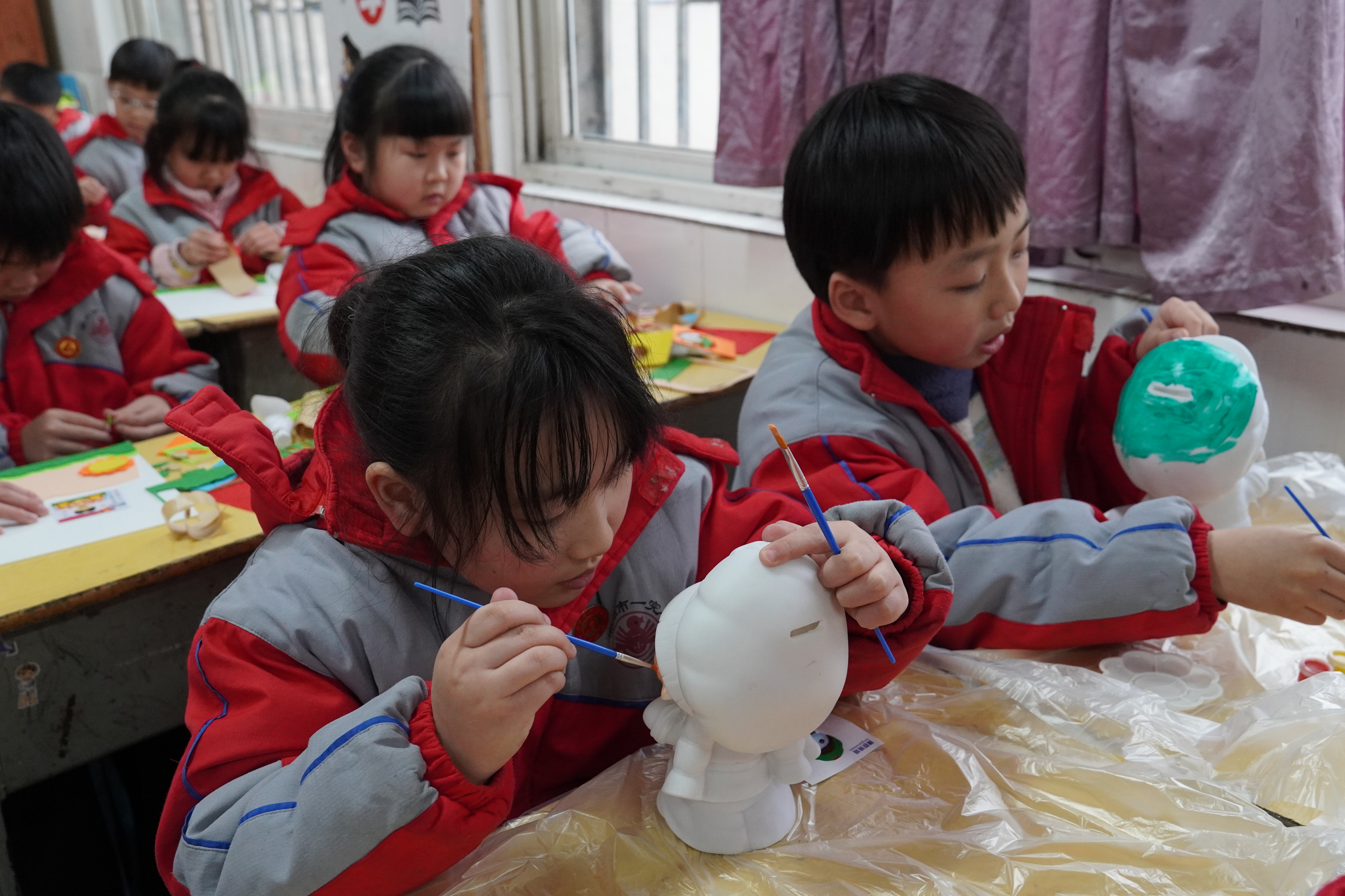 油画娃娃涂色2.JPG